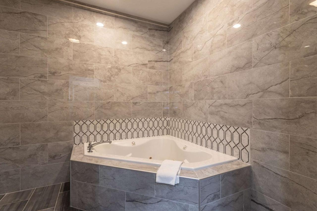 Quality Inn & Suites Pearl-Jackson מראה חיצוני תמונה